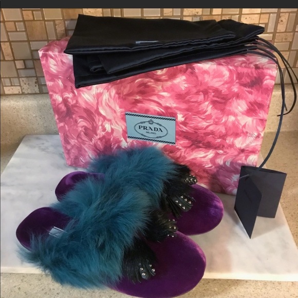 Great condition Prada 😘 - Picture 2 of 2